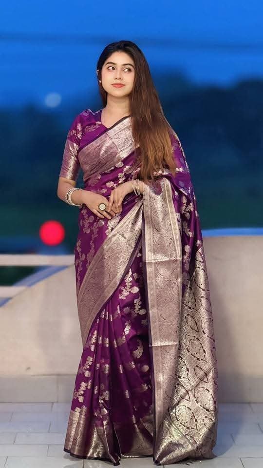 বধুয়া বেনারসি শাড়ী