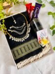 চিরস্মরণীয় শাড়ি উপহার